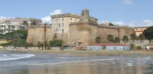 Nettuno- Botte in spiaggia ad un gruppo di ragazzi nella zona di Castel Sangallo