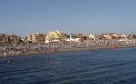 Ostia- Annega davanti agli occhi della moglie