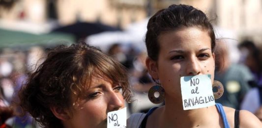 Nuovo rischio di Legge-bavaglio. Per sottrarre il premier alla giustizia questa volta, la Rete italiana rischia la censura