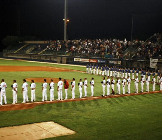 Maxischermo in piazza Battisti per le ultime partite della finale del campionato di baseball