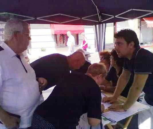 Anzio- Notevole successo per la raccolta delle firme al sostegno del referendum per l’abrogazione della legge elettorale “porcellum”