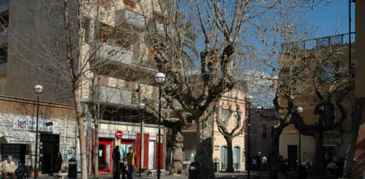 Nettuno- Ragazzi lanciano petardi, accoltellato un 17enne da negozianti