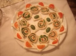 Idea aperitivo Natalizio: Rotolini al Salmone e Rucola