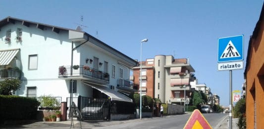 Aprilia. Sicurezza stradale, iniziati i lavori di realizzazione dei passaggi pedonali rialzati