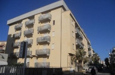 Nettuno- Sgomberato dopo 23 anni lo stabile di via del Corallo. Era occupato da 32 famiglie