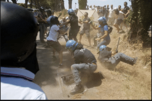 Poliziotti aggrediti Casapound