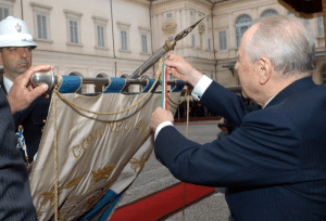 Quirinale, 25 aprile 2004, il conferimento della Medaglia d’oro al merito civile alla città di Anzio. foto di Raniero Avvisa