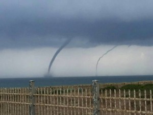 trombe-marine-fotografate-da-gennaro-prota-sul-litorale-domizio-3bmeteo-66433