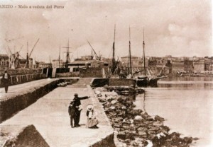 Anzio antica, molo e veduta del porto