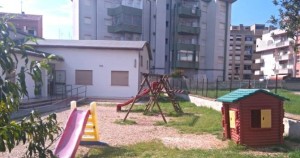 1475134858400_1475134910-jpg-crepe_sui_muri_della_scuola_di_via_aniene__controlli_in_corso