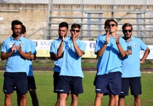 alcuni-giocatori-della-prima-squadra-durante-la-sfilata-dei-bambini-della-scuola-calcio