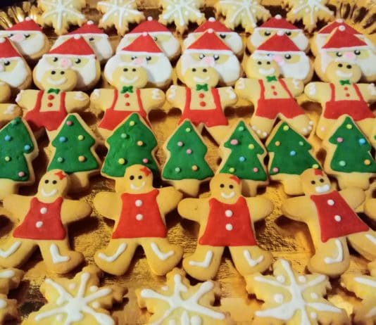 Quattro salti in cucina- Biscottini decorati natalizi