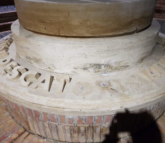 Anzio. Petardo esplode e danneggia il Monumento al Pescatore