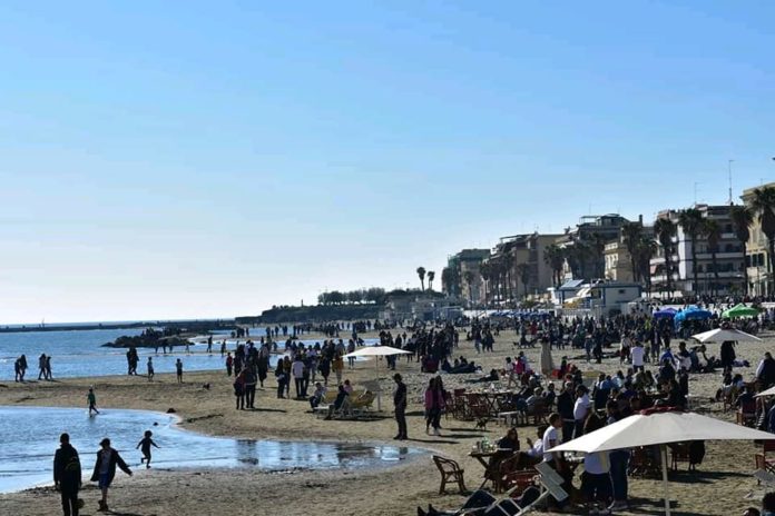 Scoppia La Primavera Anticipo Di Tintarella Sulle Spiagge