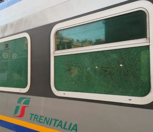 Anzio. 26enne voleva gettarsi sotto il treno, la Polizia lo salva