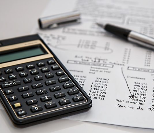 Sempre più italiani cercano assicurazioni in offerta online per pagare di meno