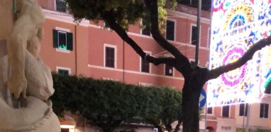 La fontana del Dio Nettuno ridotta ad uno stagno