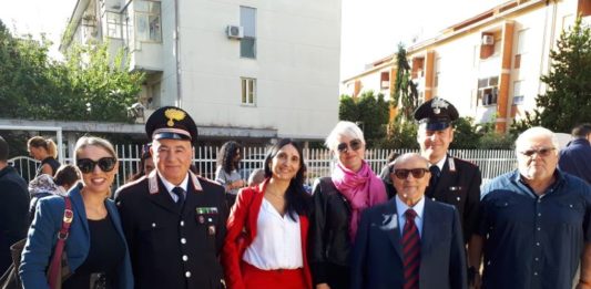 Canti e musica per inaugurare la nuova area giochi all’Ic di via dell’Olmo