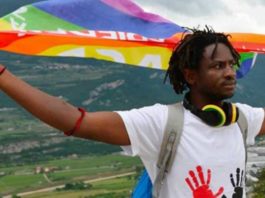 “Restiamo Umani”, una tappa della marcia di John Mpaliza ad Anzio e Nettuno