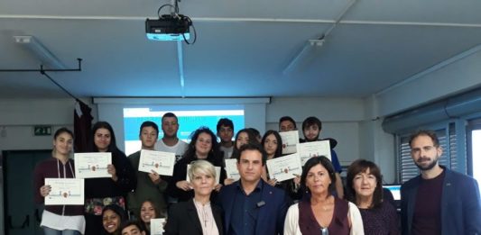 Verso l’Europa, consegnate le certificazioni linguistiche agli alunni della Loi