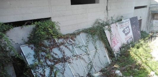 Palazzetto dello Sport di Nettuno, lo scempio continua