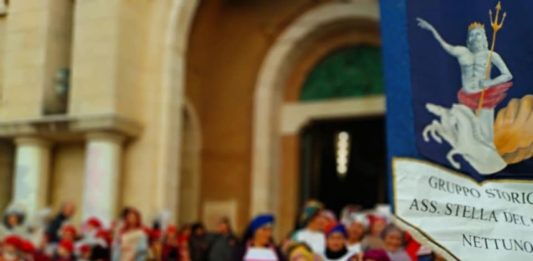 Nettuno, oggi il corteo dei Magi. Il 6 gennaio arrivano le befane trampoliere