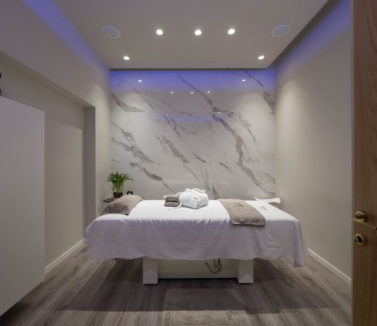 Coronavirus, ordinanza regionale. Chiusi anche centri estetici, terme e tatoo