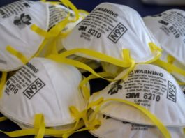 Coronavirus, mascherine vendute fino a 30 euro. Codici contro lo sciacallaggio