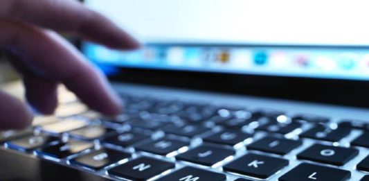 Roma. Pensavano di comprare borse griffate on line ma ricevevano asciugamani