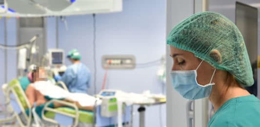 Le difficili decisioni etiche che i medici devono affrontare con il Covid-19