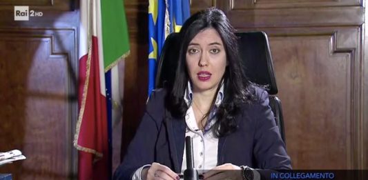 Dopo il coronavirus si torna a scuola? Azzolina: “Saremo più prudenti della scienza”