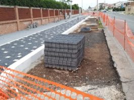 Nuovo look su via Ardeatina: ripresi i lavori per marciapiedi, arredo e illuminazione