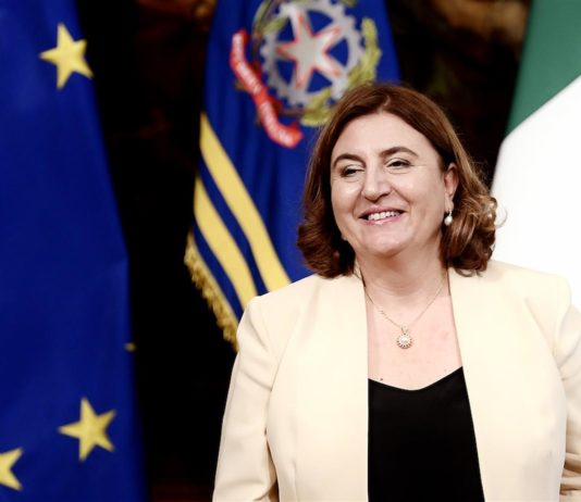 La ministra Catalfo: Nel decreto di aprile bonus di 800 euro e reddito di emergenza