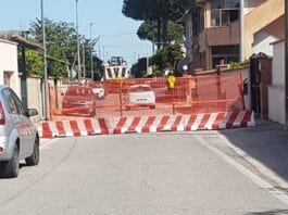 Lido dei Pini, aspettando la caduta del muro… Un cittadino scrive al sindaco Savarese