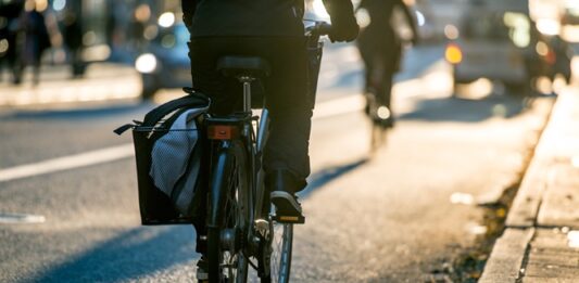 Covid, tanti ciclisti in strada poco esperti. Il decalogo per ridurre il rischio di sinistri stradali