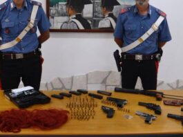 Pomezia. Trovato in possesso di 5 pistole ed una pistola mitragliatrice, arrestato dai Carabinieri
