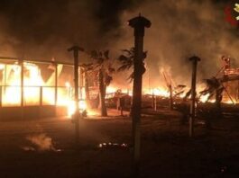 Anzio. Incendio allo stabilimento “Il Tritone”, cinque arresti: tra loro due poliziotti