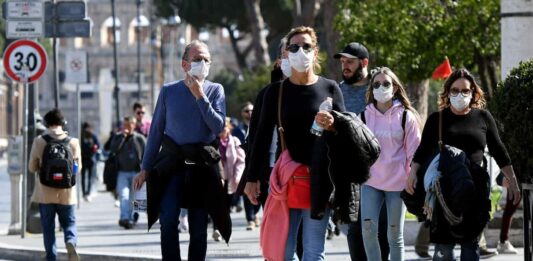 Aprilia. Emergenza Coronavirus. Sindaco firma ordinanza: obbligo di mascherina anche all’aperto