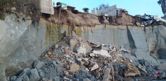 Anzio. Nuovo crollo della falesia sull’Ardeatina