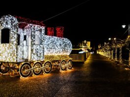 Nettuno si accende per il Natale. Lo spettacolo delle luminarie in centro