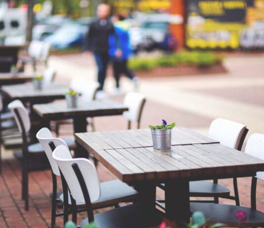 Nettuno. Federici e Alicandri: Suolo pubblico, regole chiare per garantire tutte le attività commerciali