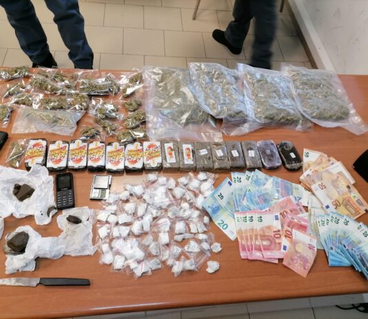 Anzio. 2,5 kg tra crack e hashish 19enne incensurato arrestato dalla Polizia
