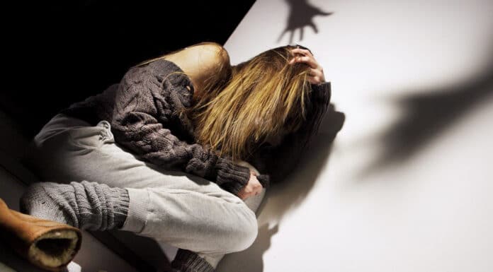 Violenza sulle donne, l’avvocato De Vellis: “Sul consenso dette tante cose sbagliate, ma è una legge di civiltà”