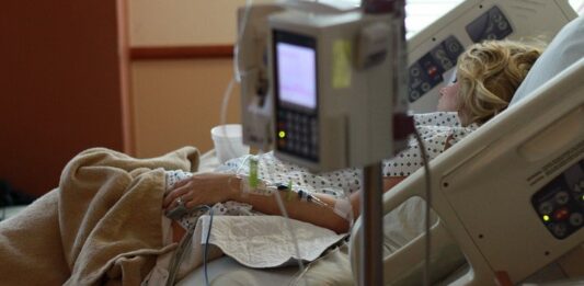 Primo via libera al testo sull’eutanasia. Ma resta il no del centrodestra