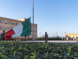 Gli studenti di Anzio 1 ospiti alla caserma “Santa Barbara”. Emozioni con l’alzabandiera