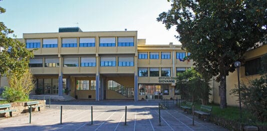 Aprilia. La 3L dell’I. C. “Giovanni Pascoli” vince il concorso nazionale MAB e vola a Procida