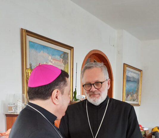 Il vescovo Vincenzo Viva in visita di sostegno al monastero studita ucraino San Teodor di Castel Gandolfo