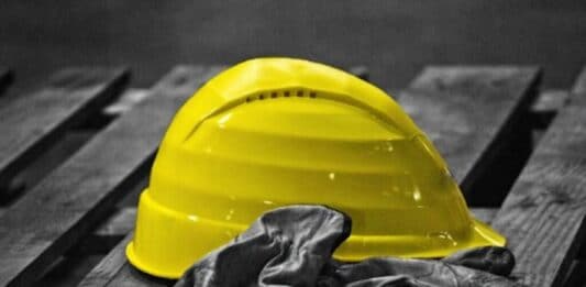 Ostia. Incidente sul lavoro, operaio 45enne muore precitando dal quinto piano