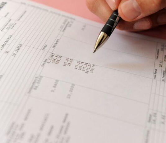 Gli stipendi degli italiani i più bassi in Europa, perché e come devono aumentare subito