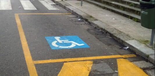 Nettuno. Parcheggi riservati ai disabili occupati senza titolo. La segnalazione del Comitato cittadini